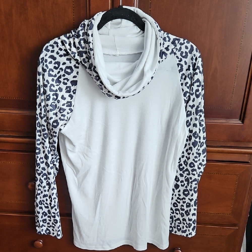 Leopard Print Sleeve Women's Top